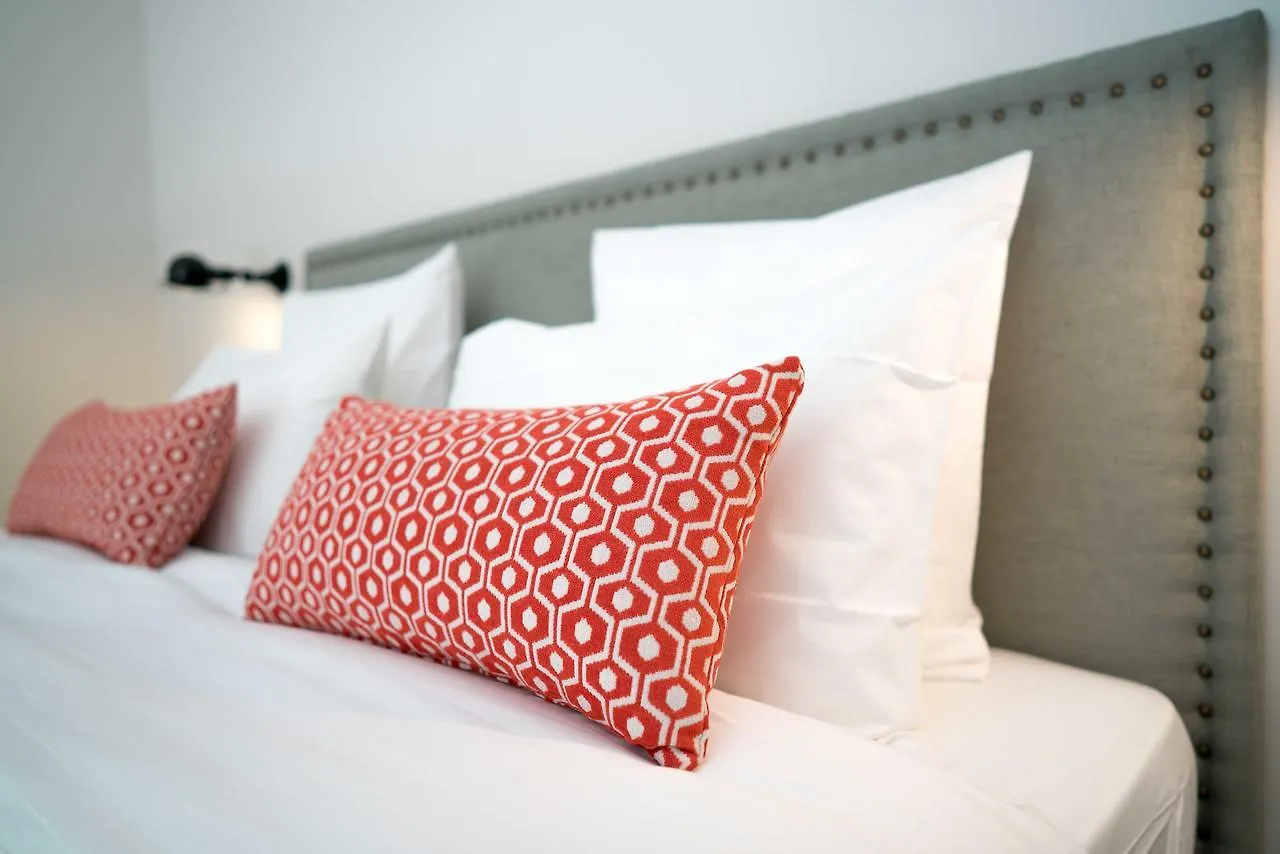 Domaine De Saint Clair Bed and Breakfast Αιξ-αν-Προβάνς 2*,  Γαλλία
